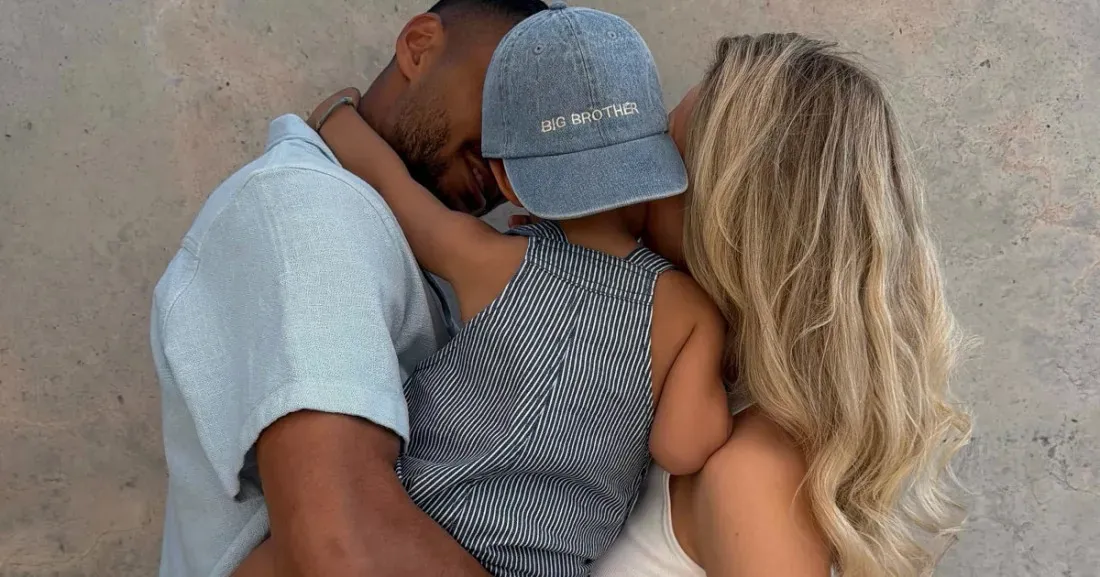 Cody Gakpo with Noa van der Bij, son Samuel