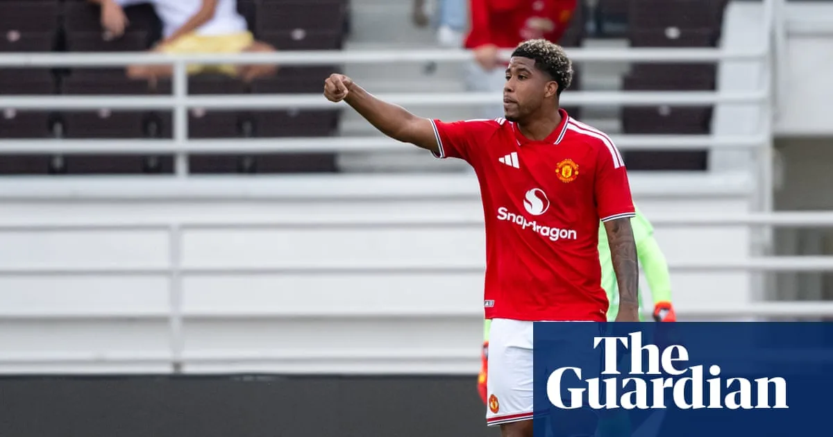 Referee booed off field in Man Utd's pre-season friendly defeat to Wrexham as £50m signing Andrey Santos first appearance - Goal.com