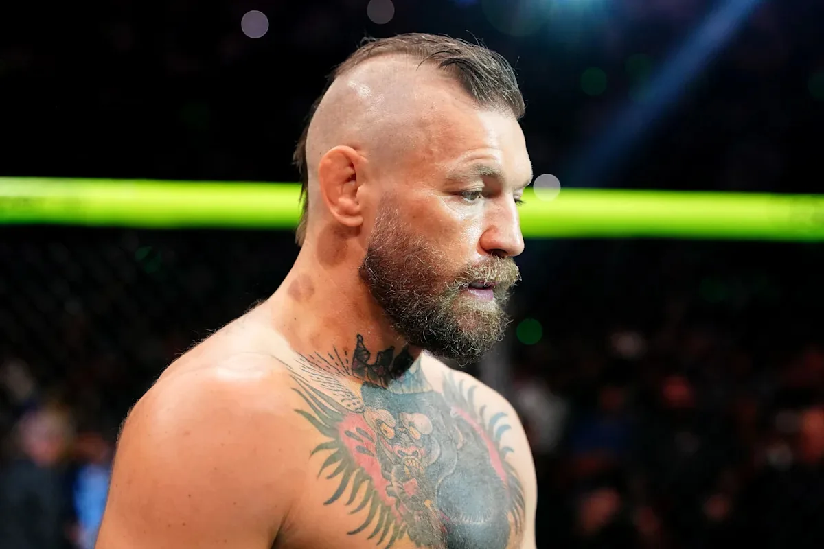 Conor McGregor’s UFC return ends after 69 seconds with knee injury: ‘I am beyond dark here’