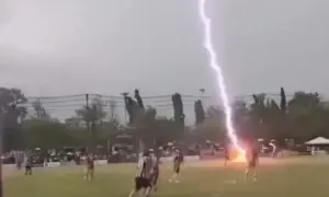 Can football games continue during thunderstorms? Explaining the 30-minute lightning rule and how it can completely change a game